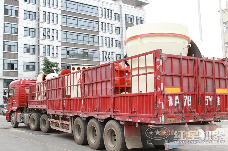 設(shè)備裝車完畢，準(zhǔn)備發(fā)貨